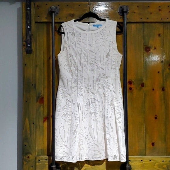 ANTONIO MELANI CREAM LACE DRESS SIZE 14 - Picture 1 of 9